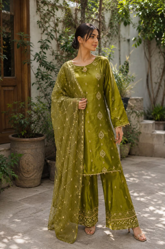 Farshi Shalwar Suit – Elegance